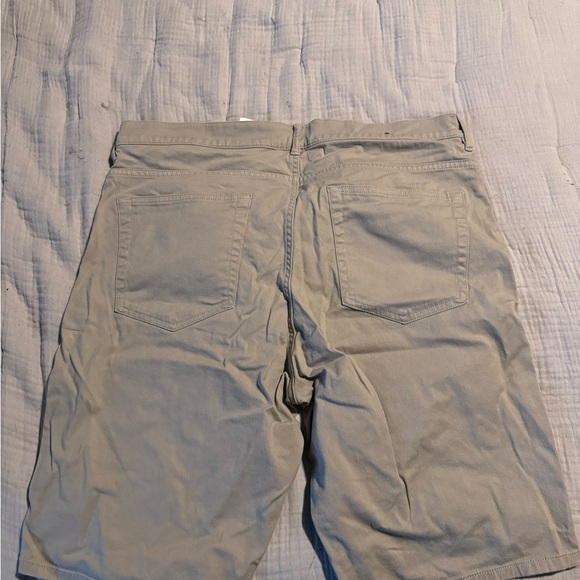 H&M shorts - Picture 3 of 3